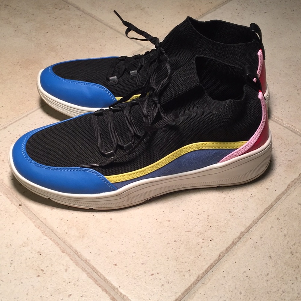 Funky Target women’s sneakers size 11M, look new!